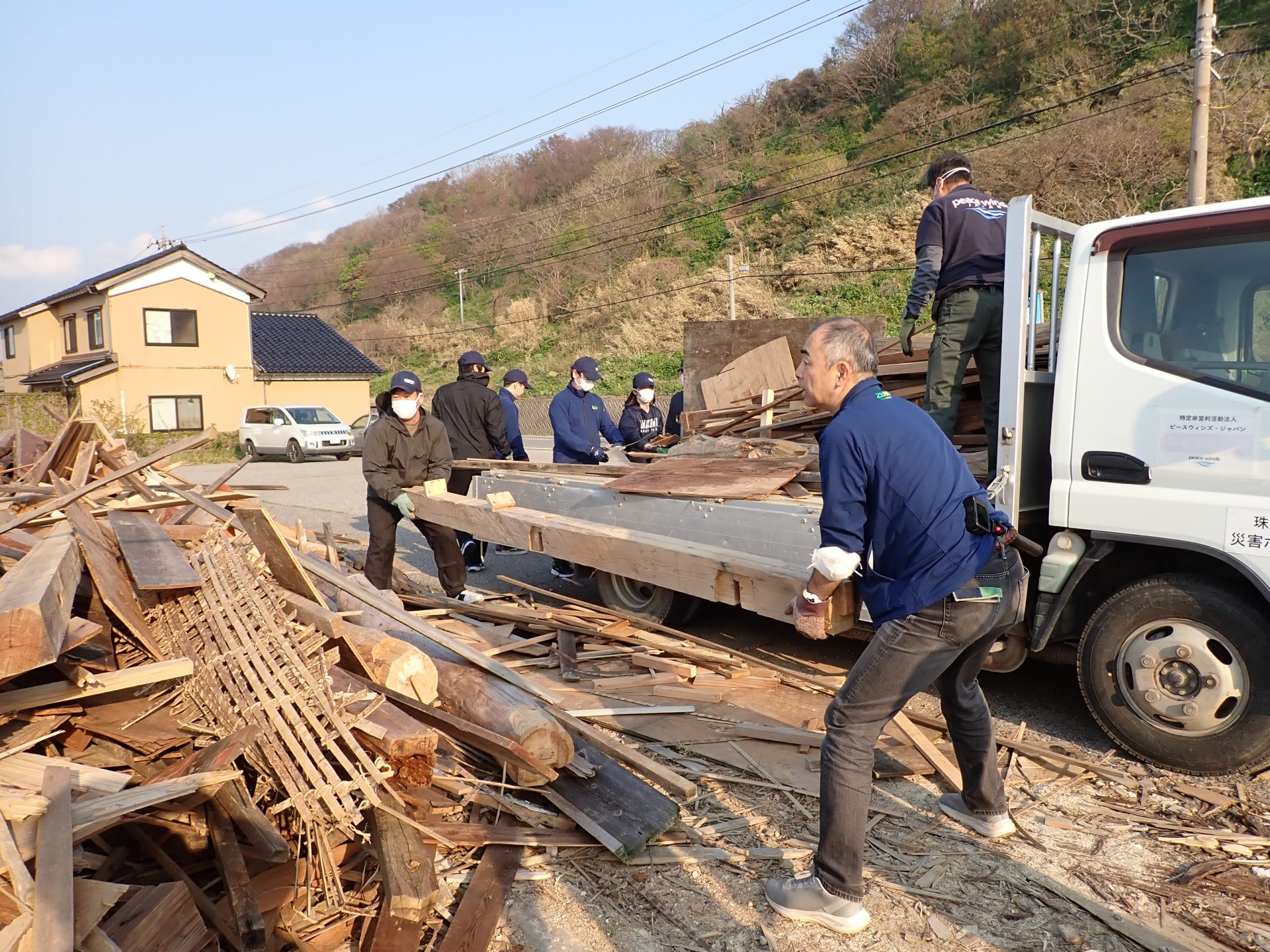 能登での企業ボランティア:ゼンショーグループ労働組合様 4 P4264425